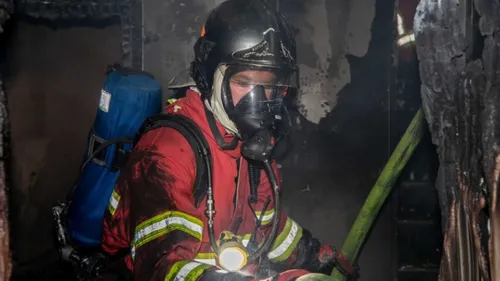 Une femme secourue lors d’un violent feu de parking à Trappes dans...
