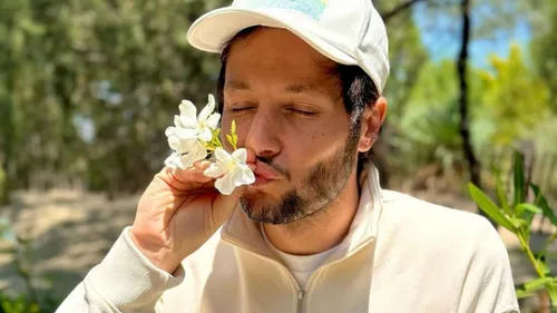 La date de sortie du prochain album de Vianney balancée... par Nikos