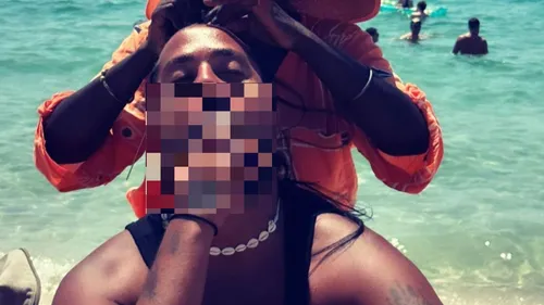 Slimane déchaîne les commentaires à cause d'un petit détail