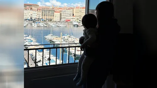 L'escale marseillaise et familiale de Clara Luciani 