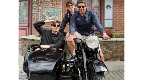 Patrick Bruel s'affiche avec ses fils 