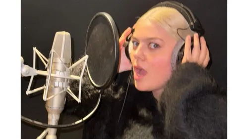 Louane revient en studio !