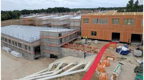 Les travaux du futur collège de Saint-Fargeau-Ponthierry avancent...