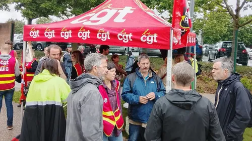 Les assistants d’éducation en grève à Amiens