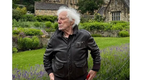 Hugues Aufray annoncé mort : le chanteur pousse un coup de gueule