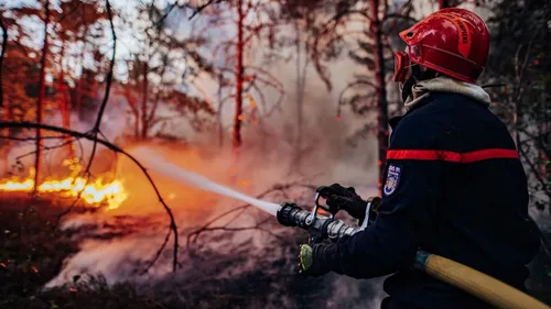 La solidarité s’organise en Essonne, encerclée par les incendies