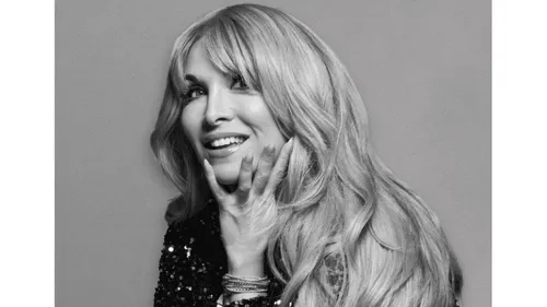 Hélène Ségara célèbre 30 ans de carrière avec un album de duos