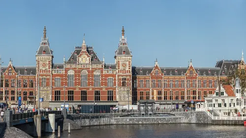 Un train low-cost Paris-Amsterdam s’arrêtant dans la Somme lancé...