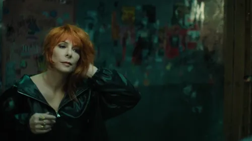 Mylène Farmer dévoile le clip de son nouveau single réalisé par...