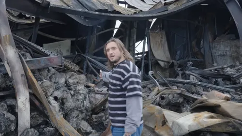 Trois palettes de chips de Mcfly et Carlito rescapées de l’incendie...