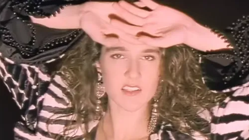 Le projet « Growing Up Dion », sur Céline, se précise