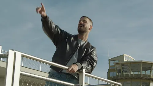 M. Pokora offre un clip à « Égaré »