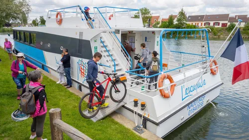 Une journée entre bateau, vélo et énigmes le long de l’Oise
