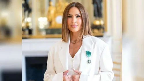 Vitaa faite chevalier des Arts et des Lettres