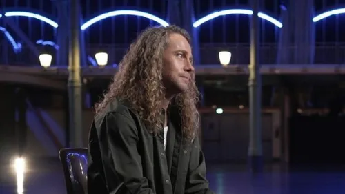 Julien Doré ému en évoquant son fils