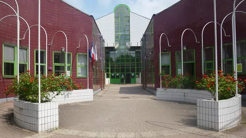 À Beauvais, des enseignants du collège Pellerin en grève le jour du...