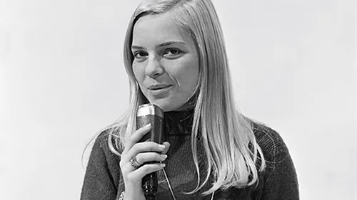 Découvrez ce qui a poussé France Gall à changer de nom pour sa...