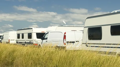 Plus de 200 caravanes se sont installées à Mareil-le-Guyon