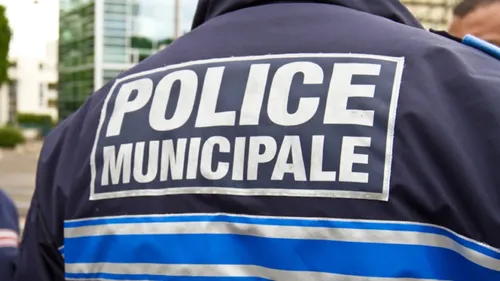 La police municipale mobilisée à Poissy après une semaine de chaos...