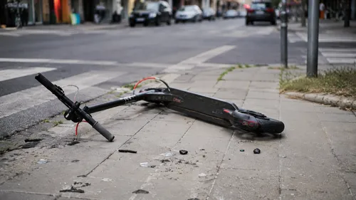Deux ados blessées dans un accident de trottinette à...