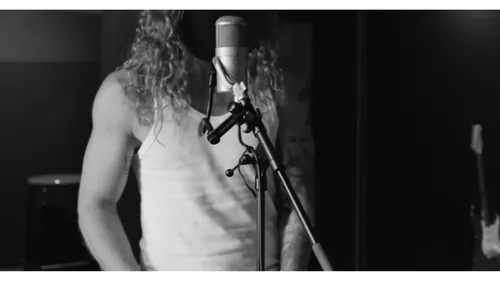 Le titre français le plus diffusé à la radio en 2024 est...