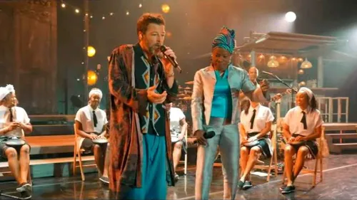 Christophe Maé sort le clip du duo « C'est drôle la vie »