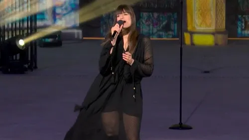 Vianney et Clara Luciani ont donné de la voix pour la réouverture...