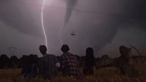 Isabelle Adjani entonne « Les courants d'air » avec Gaëtan Roussel