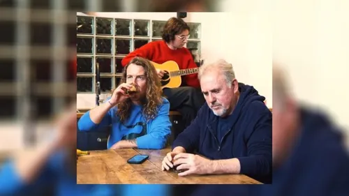 « Cuitas les bananas » : le duo inattendu entre Julien Doré et...