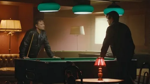 David Hallyday se met en scène dans un clip avec son fils Cameron