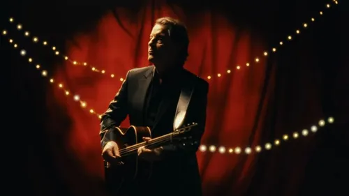 Francis Cabrel sort (enfin) une vidéo pour illustrer « La corrida »