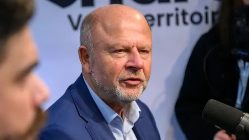 L’ancien maire de Chartres « prié » de rendre son téléphone à la...