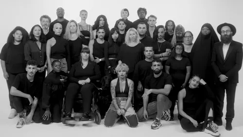 Camille Lellouche sort le clip de « Ne me jugez pas »