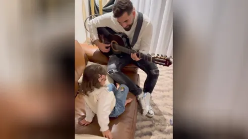 Instant mignon : regardez la fille de Kendji interpréter sa...