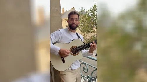Écoutez Kendji entonner un extrait de « Tranquilo »