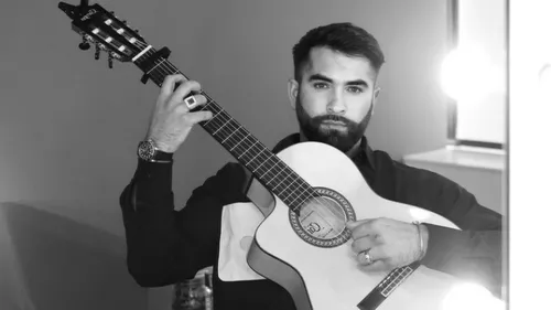Kendji Girac et sa femme auraient donné leur accord pour les...