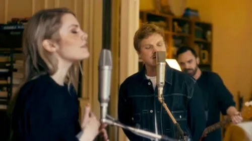 Kyo fait un bond dans le passé sur « Dernière danse » avec Coeur de...