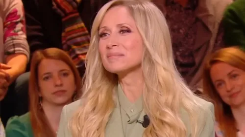 Lara Fabian aurait bien été approchée pour diriger la Star Ac' ! 