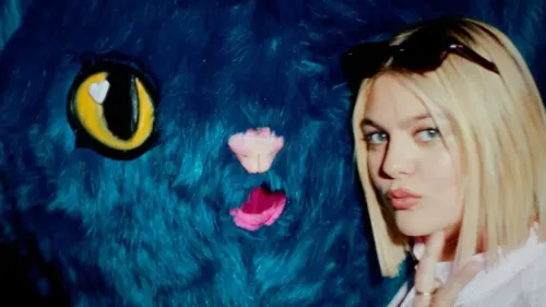 Le nouveau clip de Louane arrive !