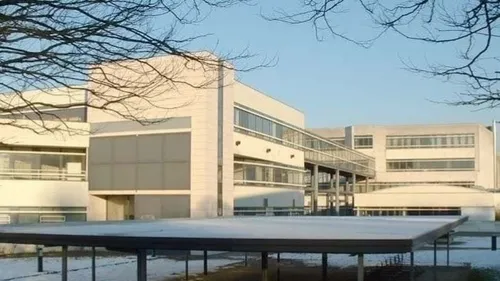 Le lycée Edmond-Michelet d’Arpajon évacué après une fausse alerte à...