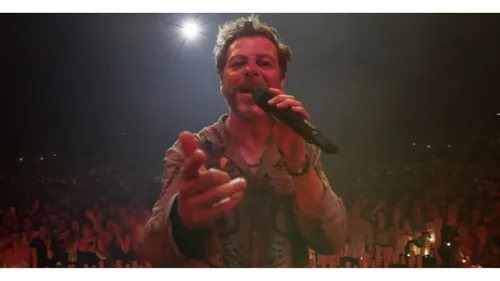 Pour son anniversaire, Christophe Maé dévoile les coulisses de...