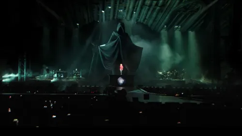 Une version live pour le clip de « Que je devienne » par Mylène...