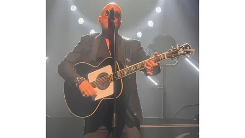 Pascal Obispo sortira l'inédit « Appelle-moi Johnny » ce week-end