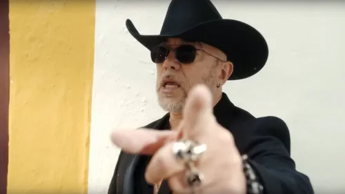 Regardez le nouveau clip d'Obispo avec Laura Smet !