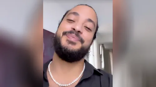 Slimane raconte comment il a travaillé avec Lara Fabian pour lui...