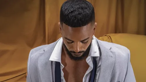 Slimane revient avec le morceau « Mieux que moi » 