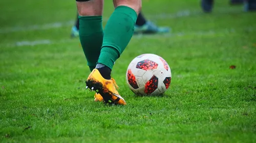 Football : un entraineur isarien suspendu jusqu'en 2045 