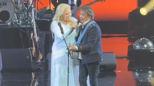 L'hommage de Laurent Voulzy lors de l'ultime concert de Sylvie Vartan 