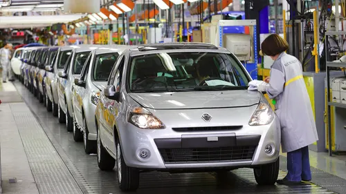 Plus de 150 salariés se mettent à grève à l’usine Renault de...