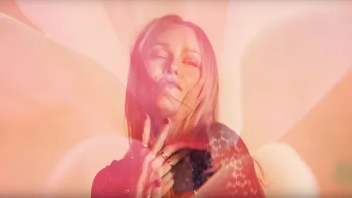 Vanessa Paradis adresse à ses fans un « Bouquet final »